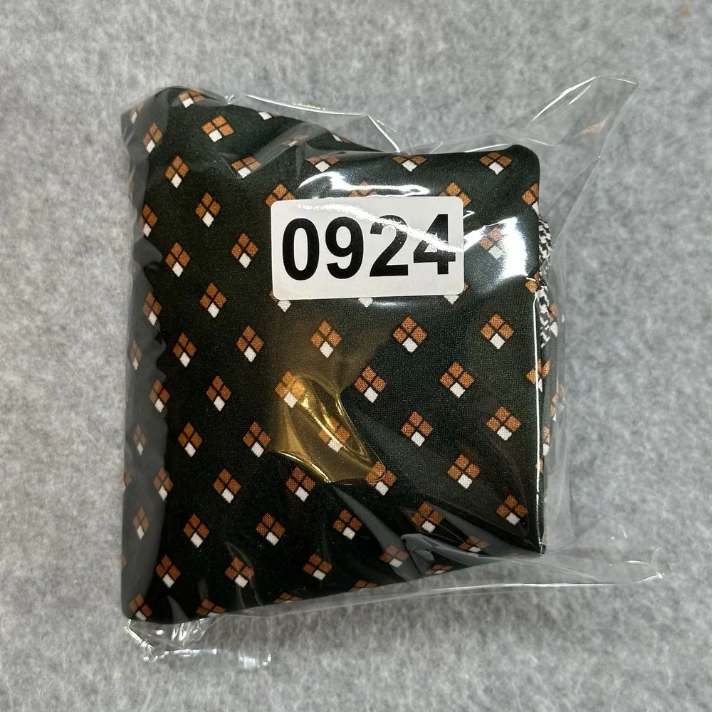 Vintage Carre Berkley Cravats Tie‎ Green Orange Geometric 70s Classic 57x4in
